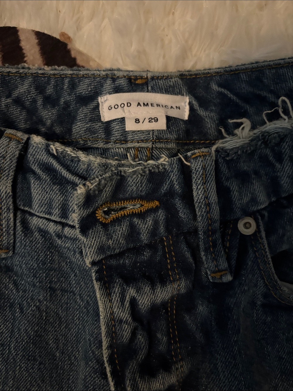Good American 90s Icon High Waisted Straight leg Jeans. W29 - Picture 2 of 6